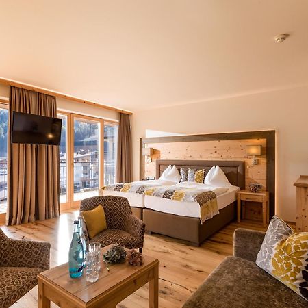 Hotel Zentral ****Superior Kirchberg in Tirol Exteriér fotografie